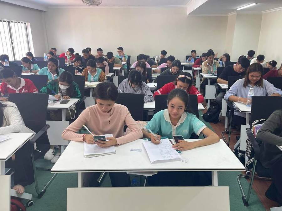 Students in Lysong Sun's class
